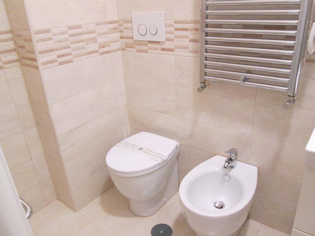 Trevi Elegance Suite Рим Номер фото